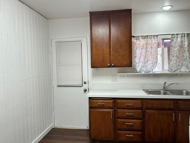 More Photos Of 1005 Lincoln Ave, San Diego Multifamily For Sale