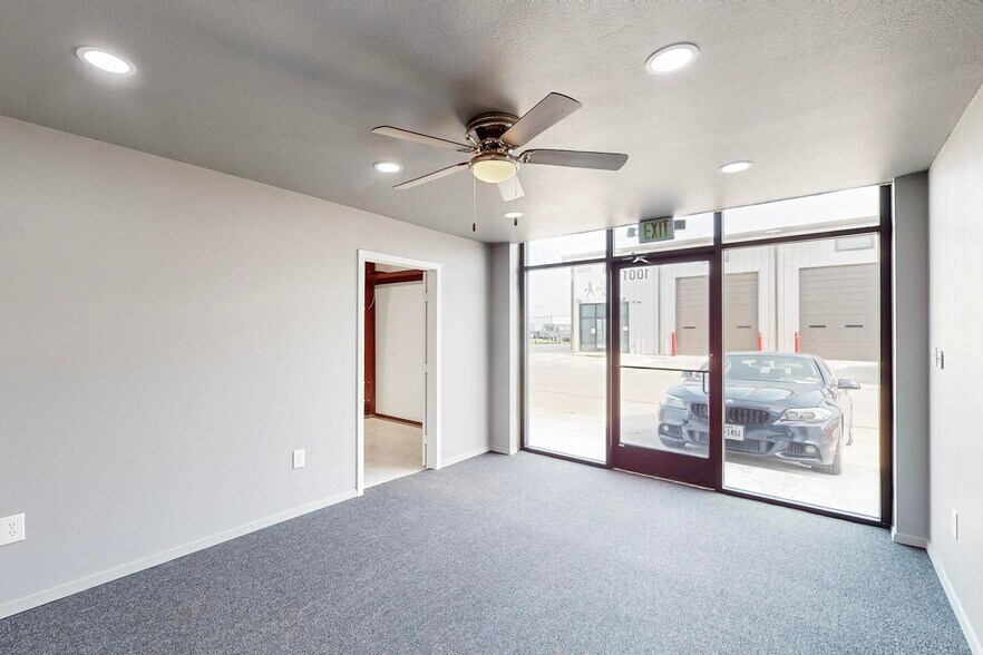 More Photos Of 13053 Harmon Rd, Fort Worth Warehouse For Lease