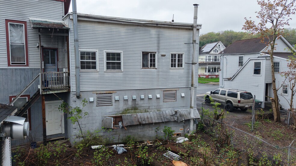 More Photos Of 704 Utica St, Oriskany Specialty For Sale