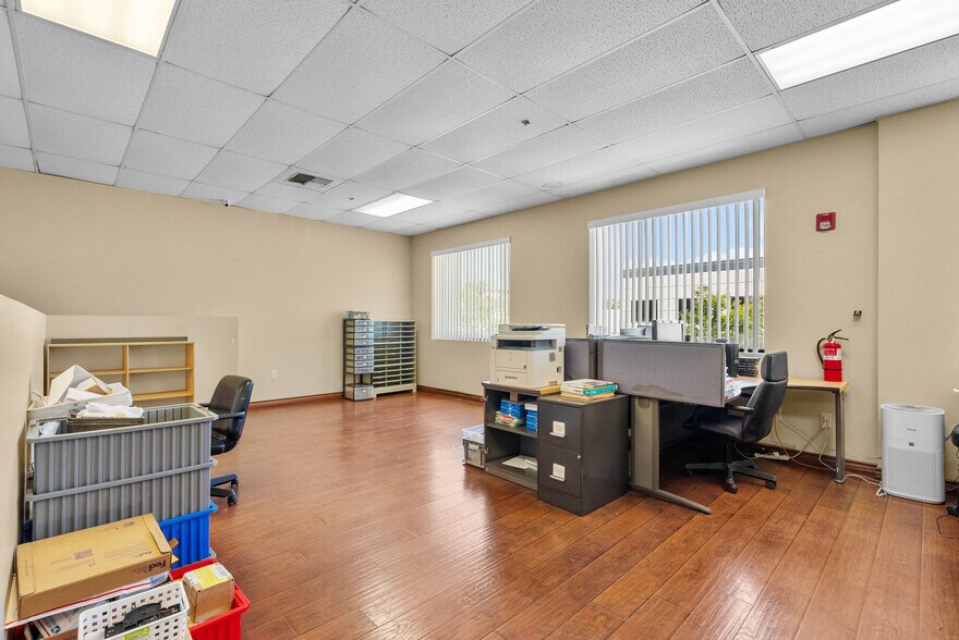 More Photos Of 28041 Smyth Dr, Valencia Light Manufacturing For Lease