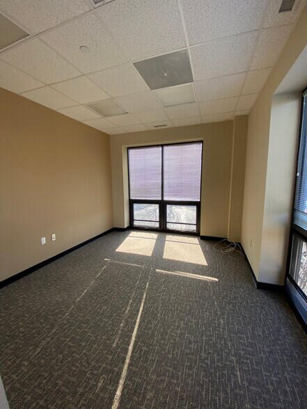More Photos Of 943 Glenwood Station Ln, Charlottesville Medical For Lease