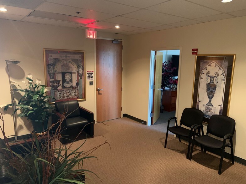 More Photos Of 11490 Commerce Park Dr, Reston Office For Lease