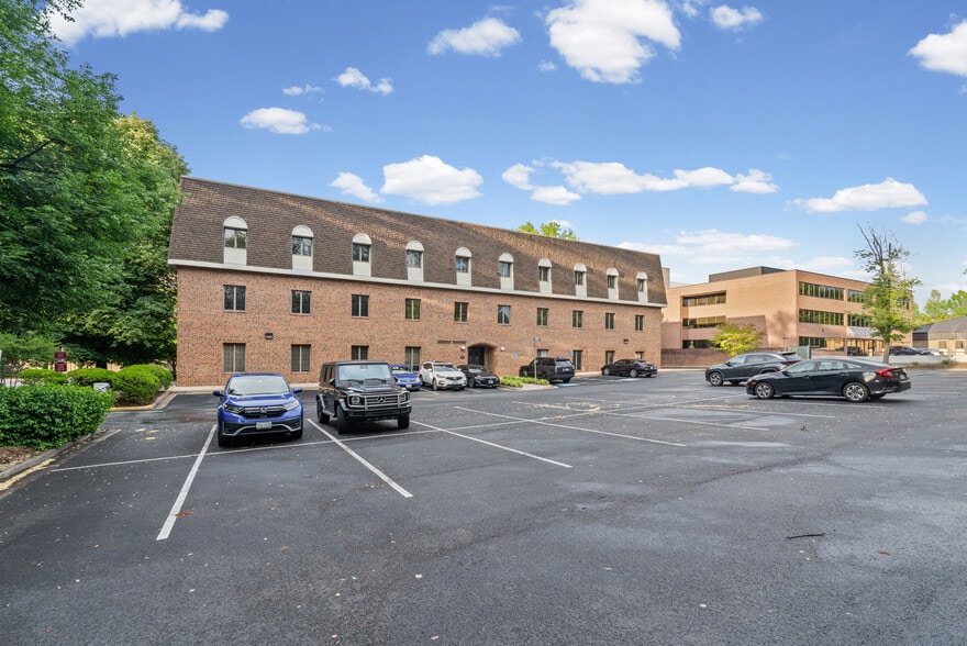 More Photos Of 10521 Judicial Dr, Fairfax Medical For Sale