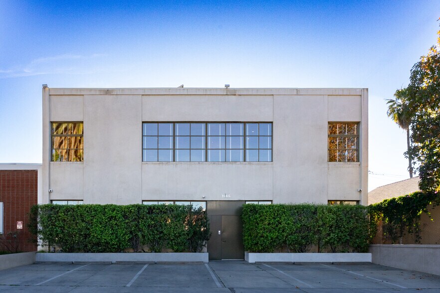 More Photos Of 1646 19th St, Santa Monica Light Manufacturing For Sale