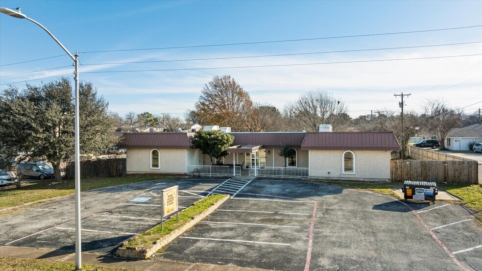 More Photos Of 6605 Dan Danciger Rd, Fort Worth Office For Sale