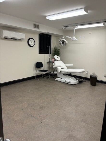 More Photos Of 2204 Crestmoor Rd, Nashville Medical For Lease