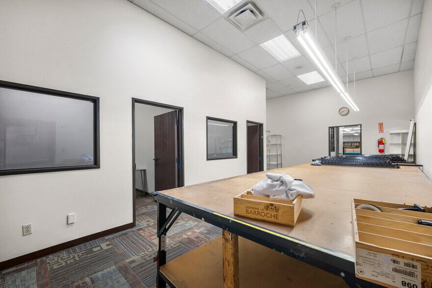 More Photos Of 1631 Gardena Ave, Glendale Industrial For Sale