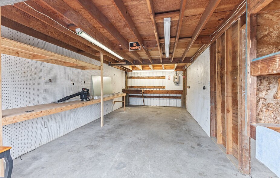 More Photos Of 1195 Newmark Ave, Coos Bay Storefront Retail Residential For Sale