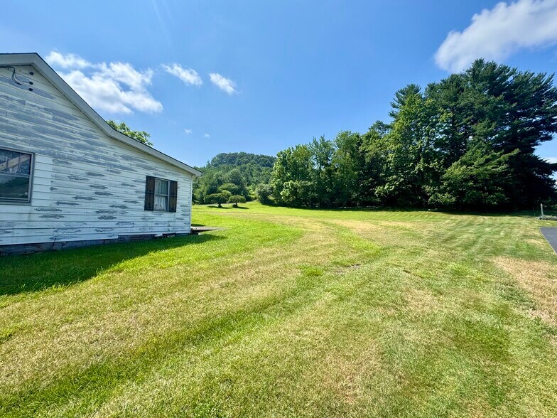 More Photos Of 1388 Ritter Dr, Daniels Freestanding For Sale