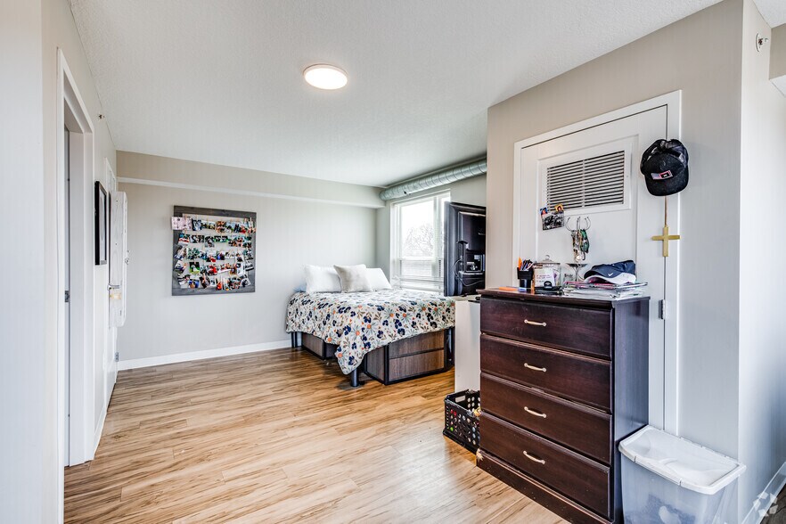 More Photos Of 1975-1977 Marshall Ave, Saint Paul Apartments For Sale