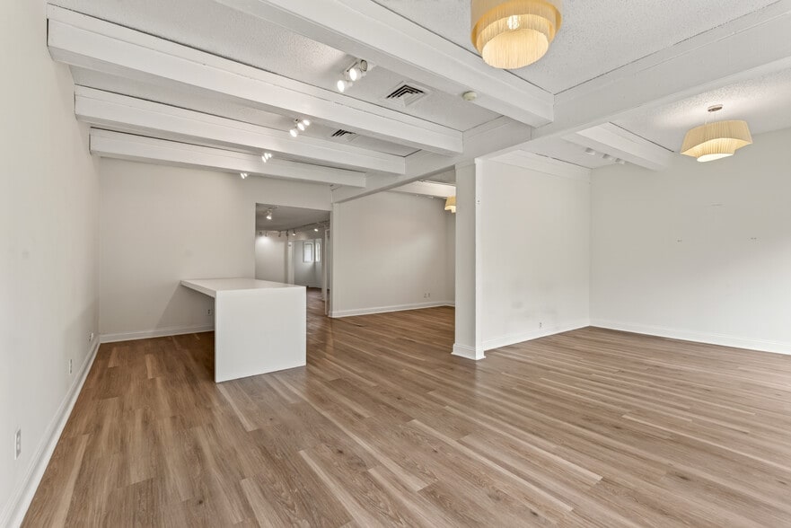 More Photos Of 1207 W 47th St, Kansas City Storefront Retail Residential For Lease