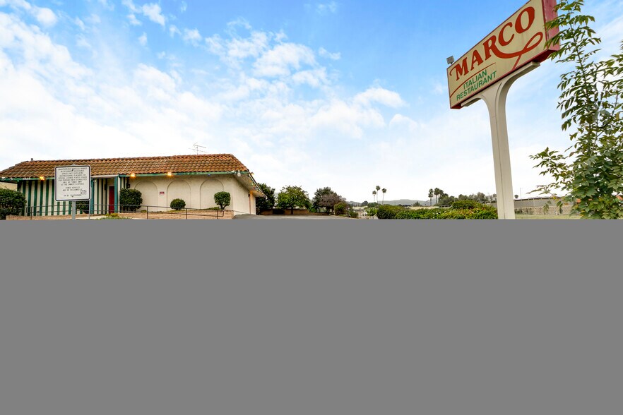 More Photos Of 1825 E Vista Way, Vista Restaurant For Sale