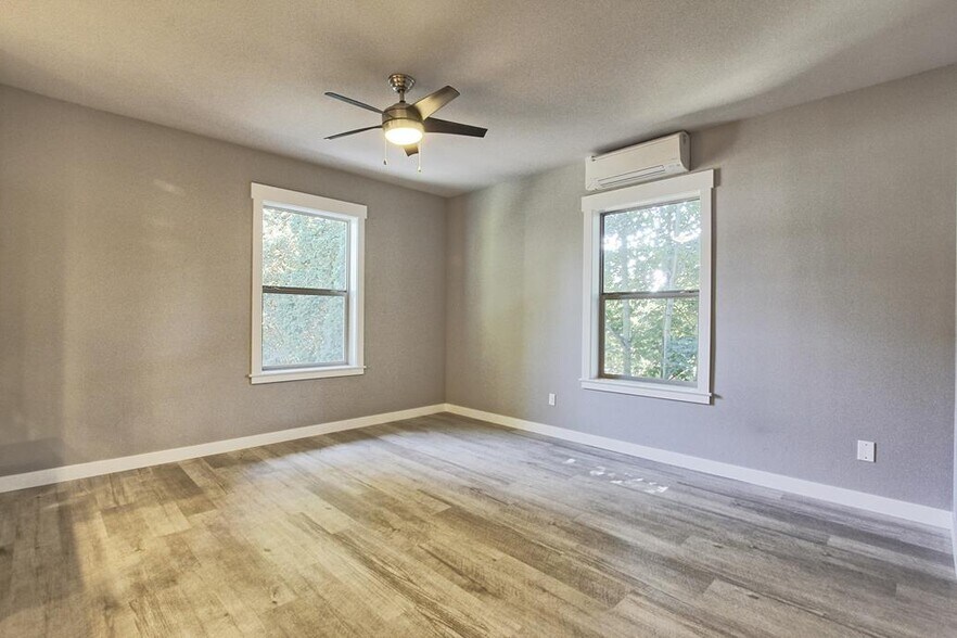 More Photos Of 215 NE 30th Ave, Portland Multifamily For Sale