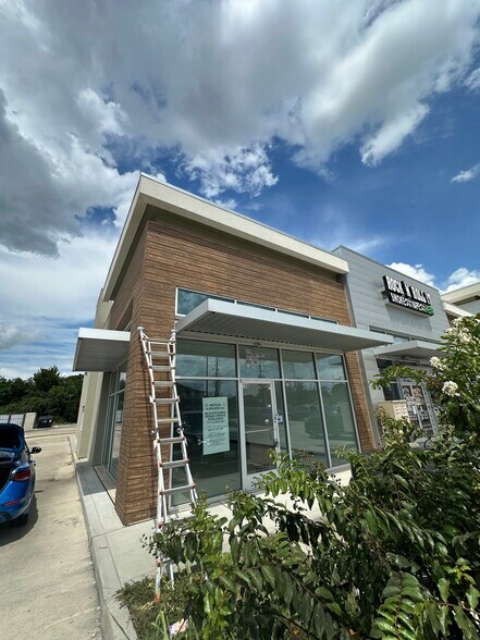 More Photos Of 3014 Barker Cypress rd, Houston Freestanding For Lease