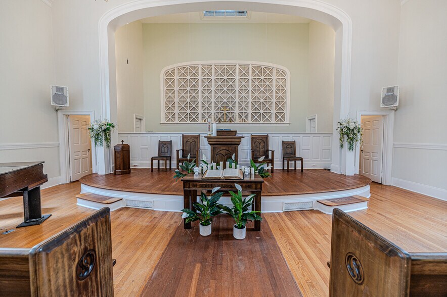 More Photos Of 211 Main st, Broadway Religious Facility For Sale