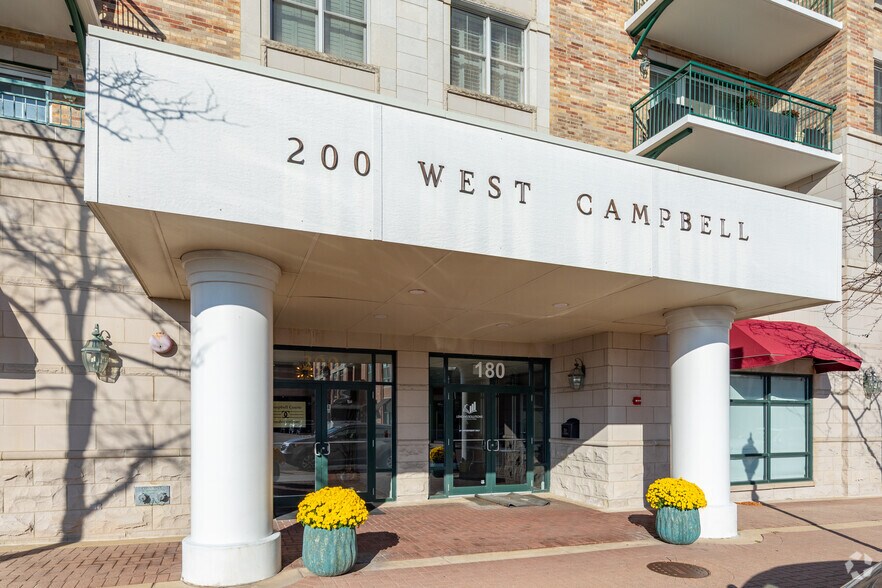More Photos Of 200 W Campbell St, Arlington Heights Apartments For Lease