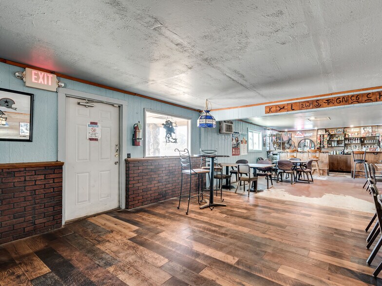 More Photos Of 16109 State Highway 33, Kingfisher Storefront Retail Office For Sale