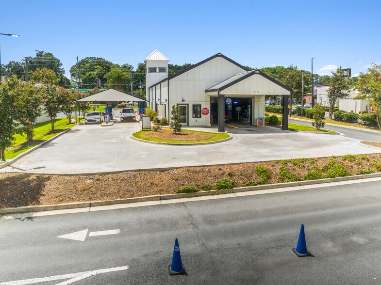More Photos Of 583 E 3rd St, Jackson Carwash For Sale
