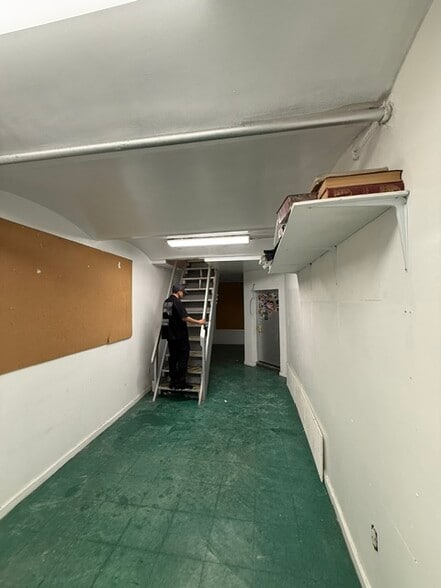 More Photos Of 147 Orchard St, New York Apartments For Lease