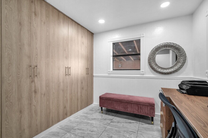 More Photos Of 7151 Taft St, Hollywood Office Residential For Sale