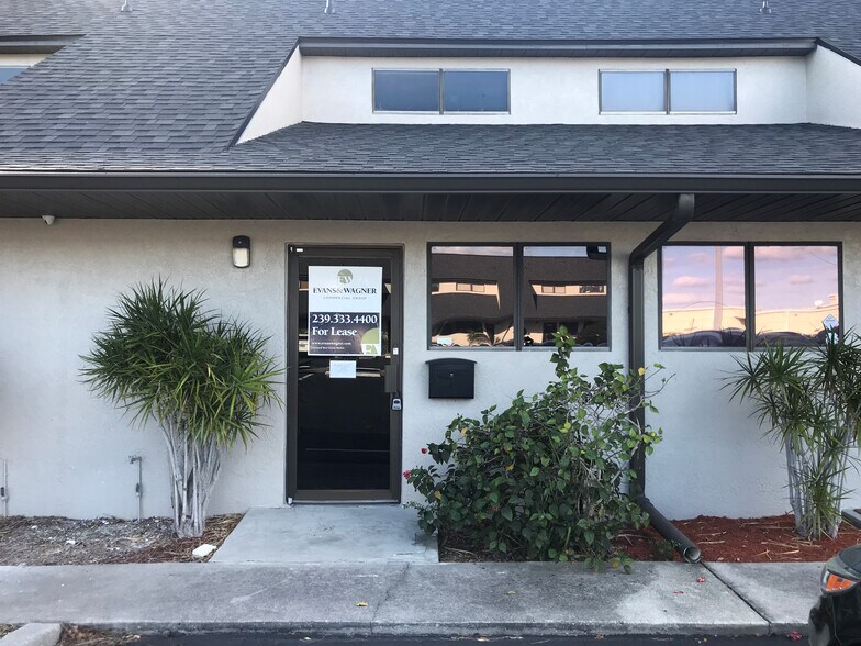 More Photos Of 5235 Ramsey Way, Fort Myers Office For Sale