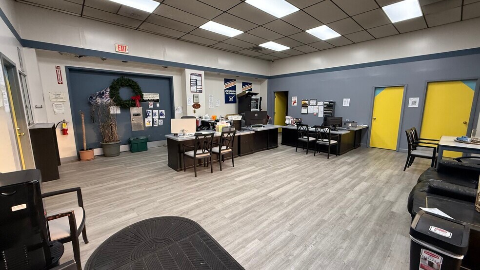 More Photos Of 124 3rd St, Allentown Auto Dealership For Lease