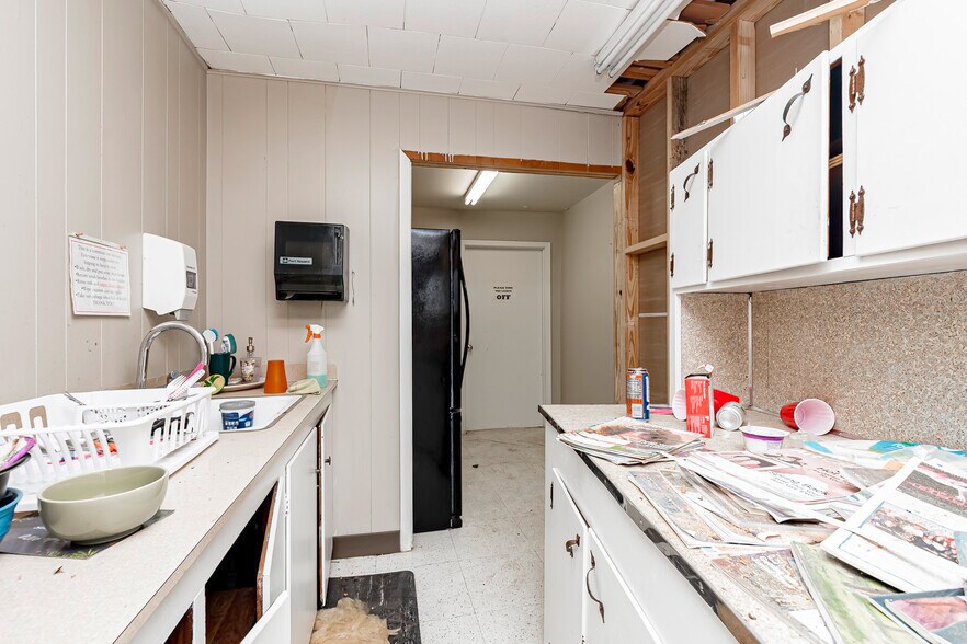 More Photos Of 9170 S Choctaw Dr, Baton Rouge Warehouse For Lease