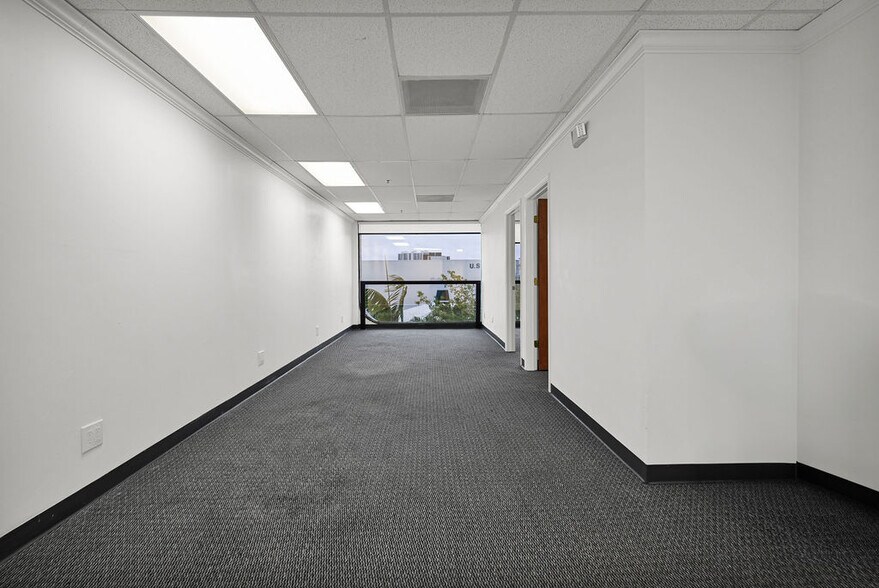 More Photos Of 2691 E Oakland Park Blvd, Fort Lauderdale Office Residential For Lease
