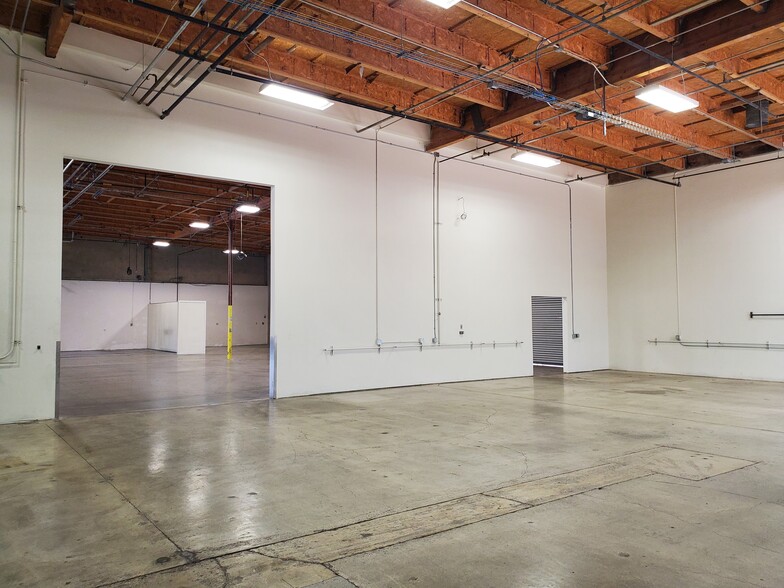 Primary Photo Of 2727 Skyway Dr, Santa Maria Warehouse For Lease