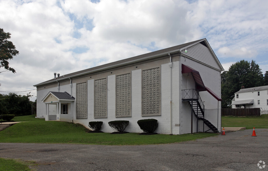 Primary Photo Of 5701 Livingston Rd, Oxon Hill Religious Facility For Sale