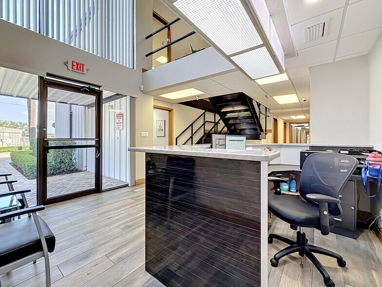 More Photos Of 4677 118th Ave N, Clearwater Manufacturing For Sale