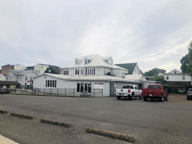 More Photos Of 131 W 2nd St, Berwick Bar For Sale