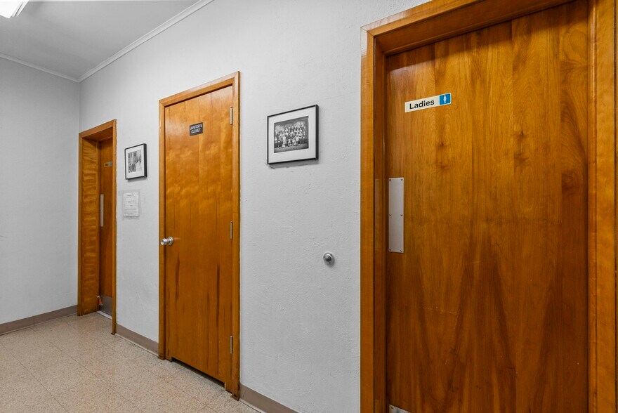 More Photos Of 35 Orange Ave, Clifton Religious Facility For Lease