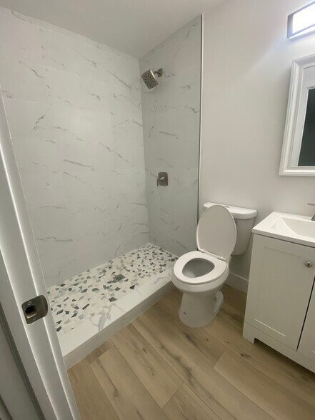 More Photos Of 401 SW 7th Ave, Fort Lauderdale Apartments For Sale