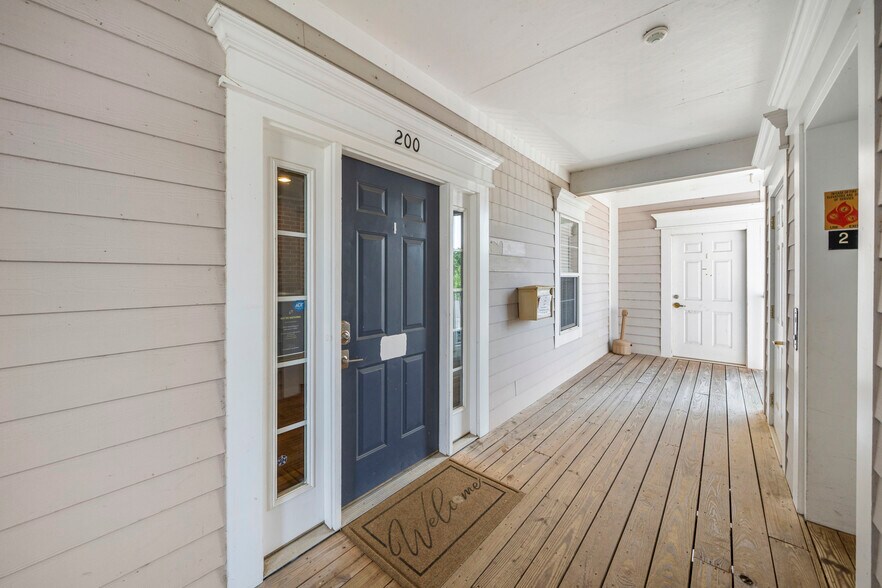 More Photos Of 575 Davidson Gateway Dr, Davidson Storefront Retail Office For Sale