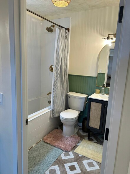 More Photos Of 27353 1/2 Pacific Coast Hwy, Malibu Apartments For Sale