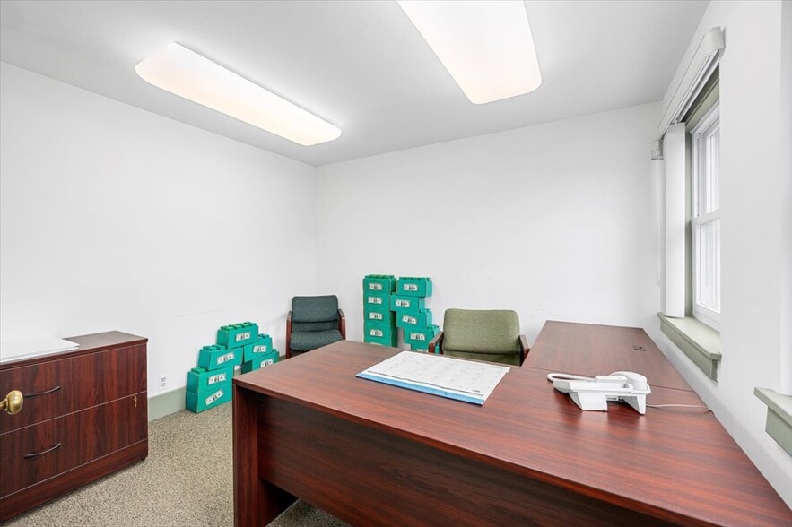 More Photos Of 5 Leigh St, Clinton Township Office For Lease