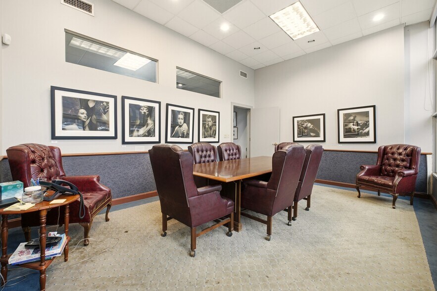 More Photos Of 713 E Market St, Louisville Office Residential For Sale