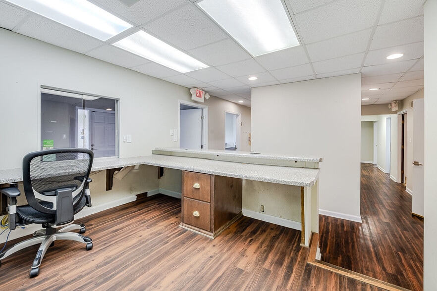 More Photos Of 11706 Mercy Blvd, Savannah Medical For Sale