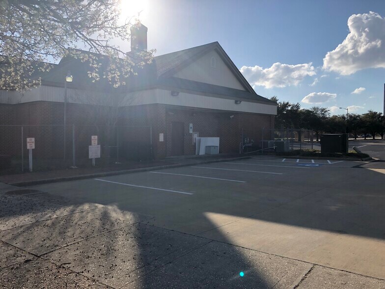 More Photos Of 100 W Russell St, Fayetteville Medical For Lease