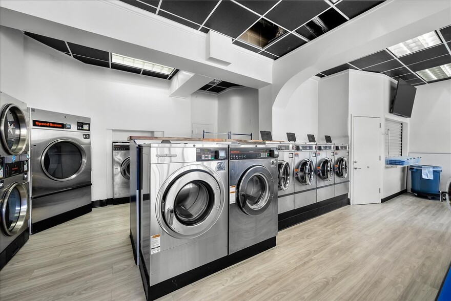 More Photos Of 3921 Highland Ave, Manhattan Beach Storefront Retail Residential For Sale