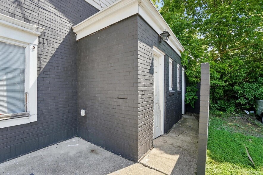 More Photos Of 4500 Dixie Hwy, Franklin Auto Repair For Sale