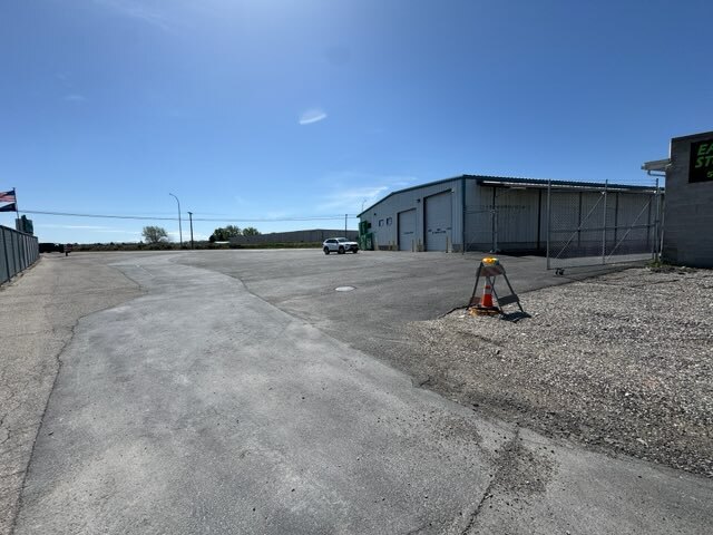 More Photos Of 3020 S Yellowstone Hwy, Idaho Falls Light Manufacturing For Lease
