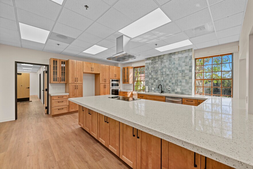 More Photos Of 11770 Bernardo Plaza Ct, San Diego Medical For Lease