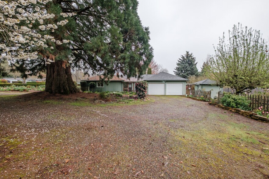 More Photos Of 5198 Skyline Rd S, Salem Multifamily For Sale