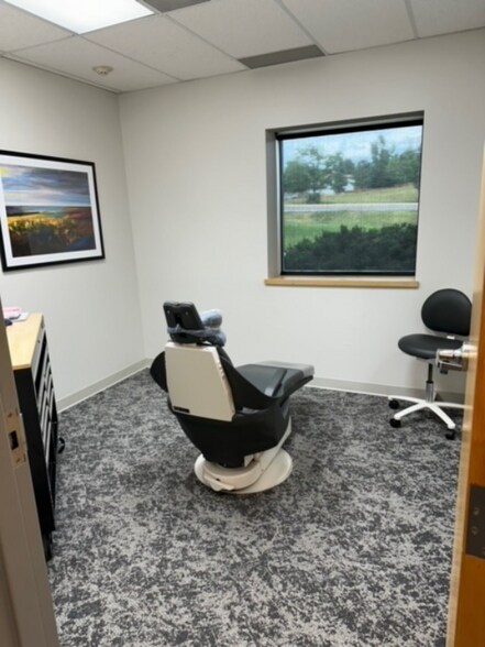 More Photos Of 9102 W Ken Caryl Ave, Littleton Medical For Sale
