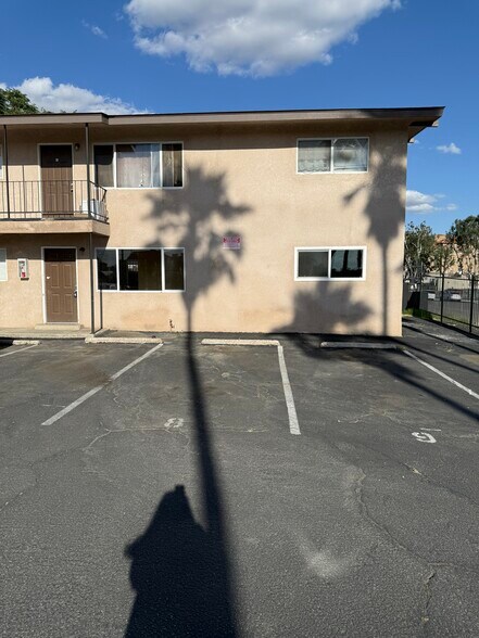 More Photos Of 1700 Lincoln St, Bakersfield Apartments For Sale
