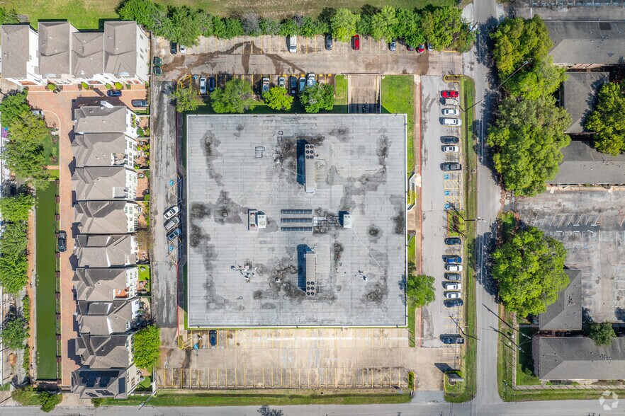 More Photos Of 6550 Mapleridge St, Houston Medical For Lease