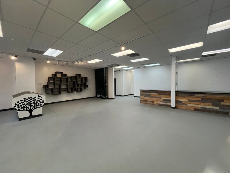 More Photos Of 1201-1313 W 103rd St, Kansas City Unknown For Lease