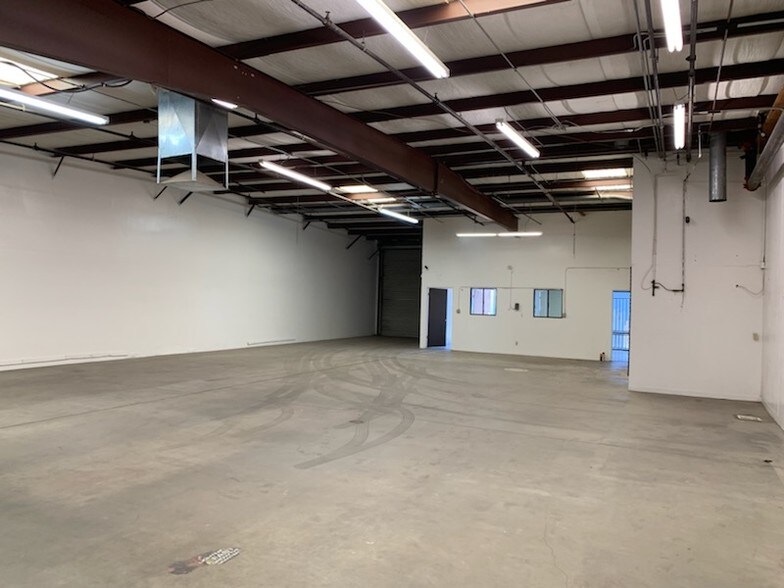 More Photos Of 1330 N Hulbert Ave, Fresno Warehouse For Lease